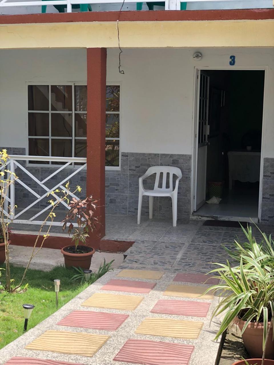 Hotel Posada Valerie Archibolds Exterior foto